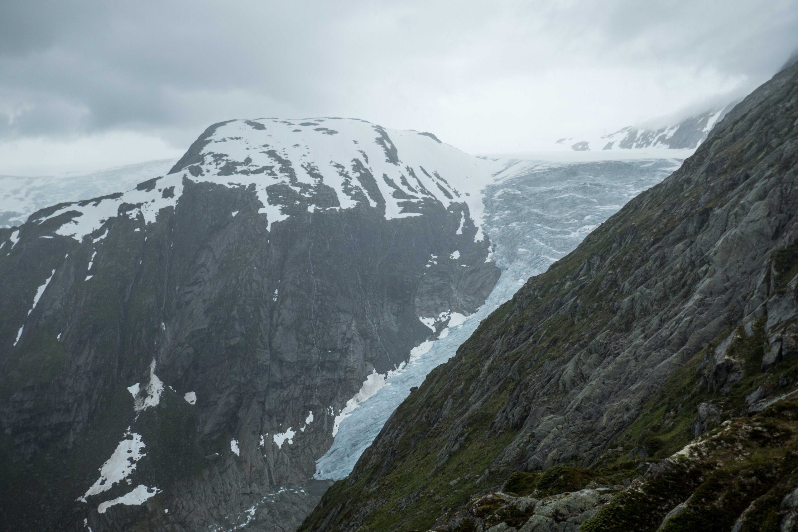 Tuftebreen met ijsval, augustus 2021.