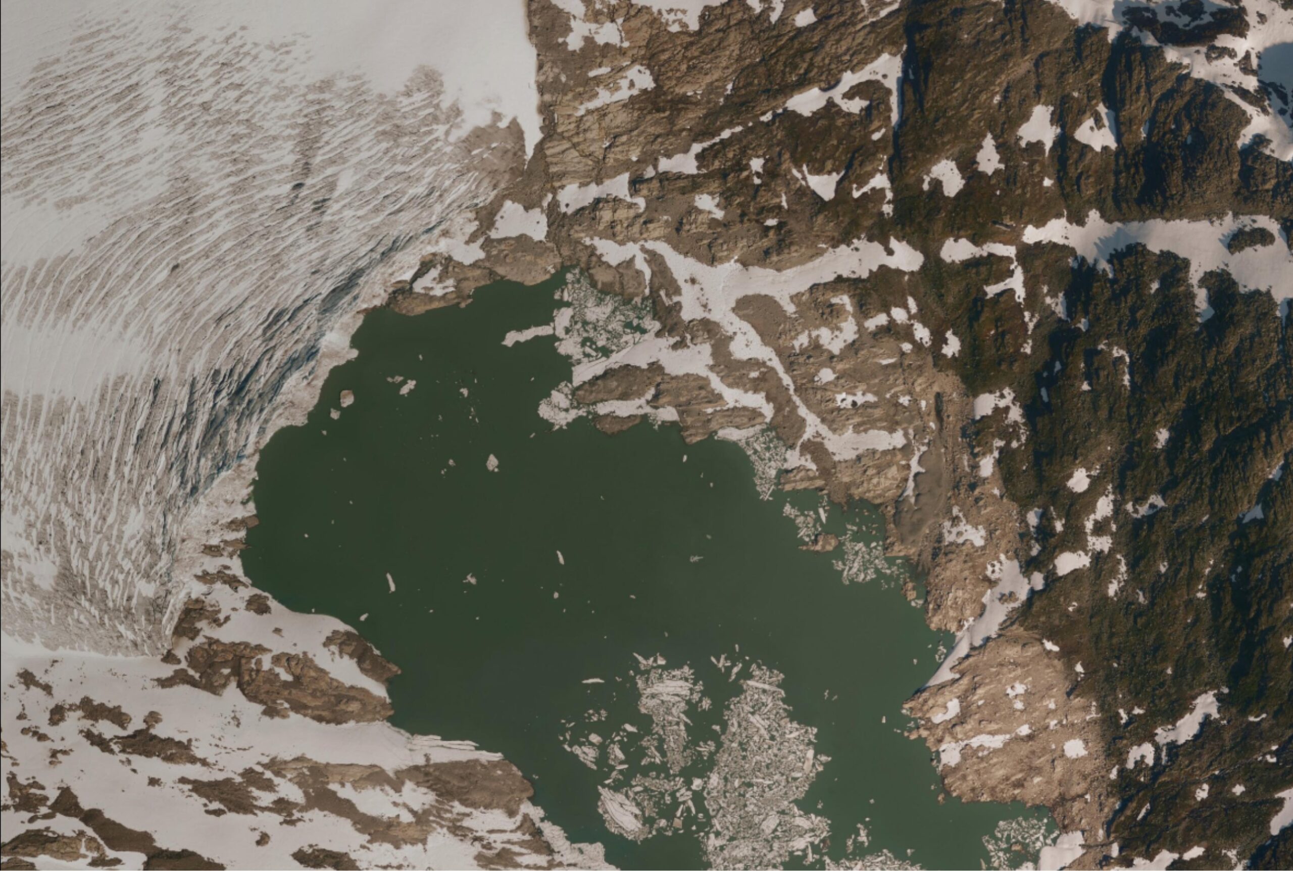 Austdalsbreen in 1966 (links) en 2015. Bron: norgeibilder.no