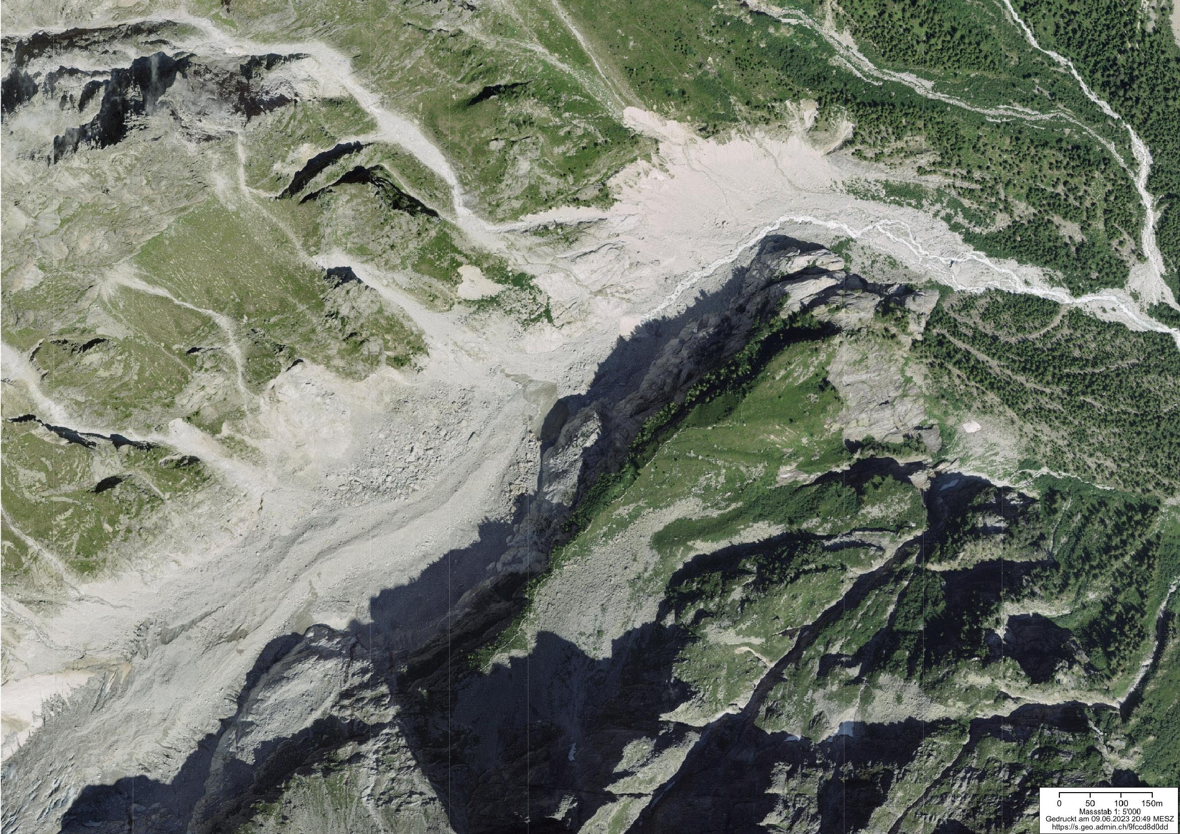 De tong van de Glacier de Saleinaz in 1988 (links) en 2020. Bron: swisstopo Zeitreise.