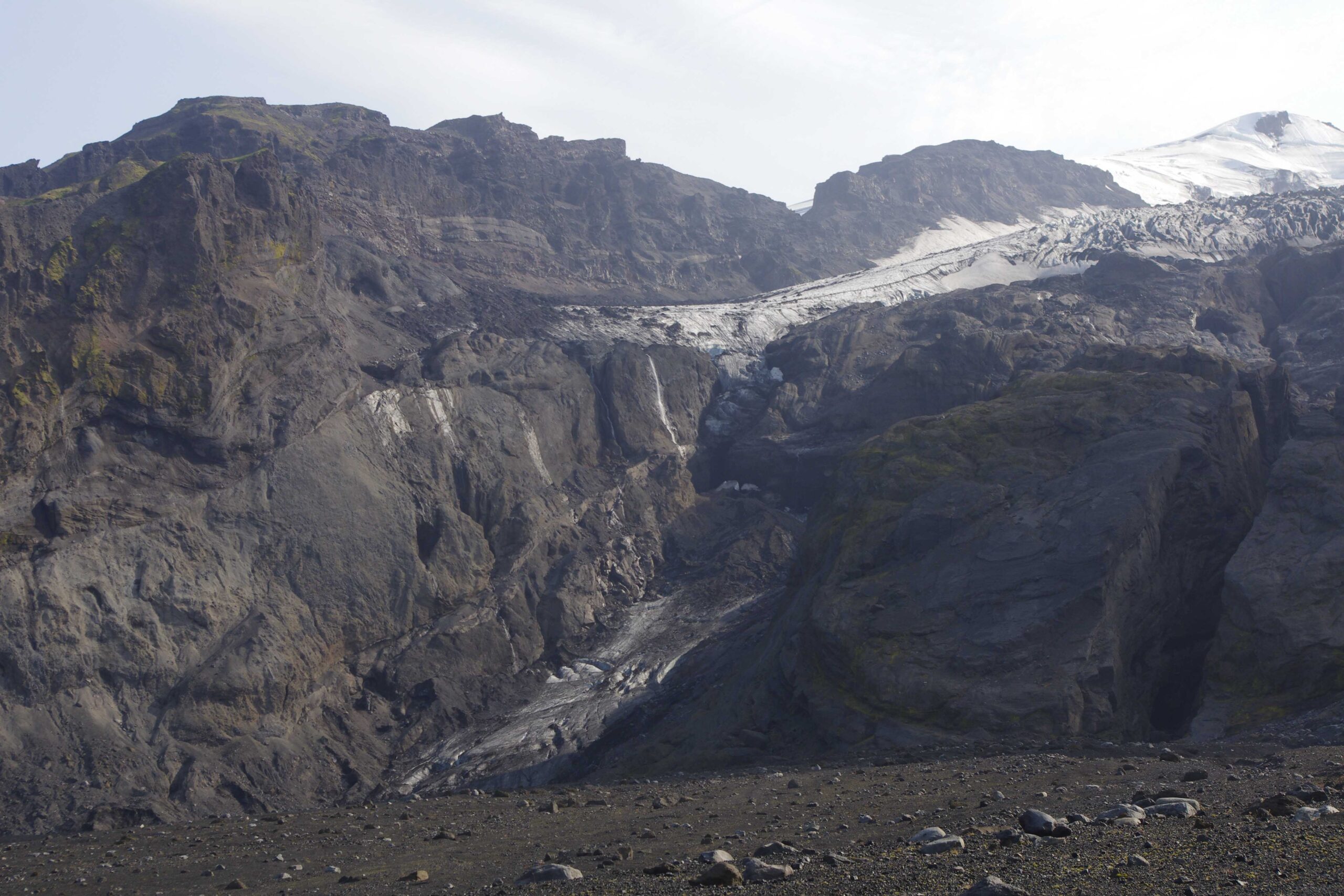 De Gígjökull was in 2017 (links) kleiner dan in 2023. Bron 2017: Snappe via Flickr.