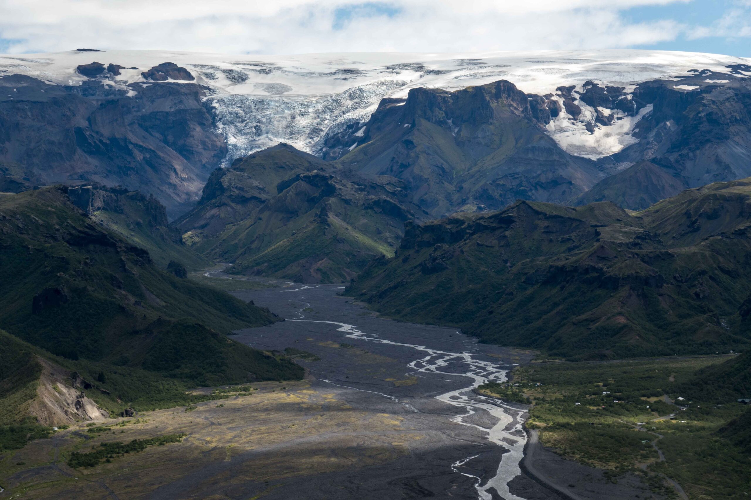 Krossárjökull en rivier de Krossá, juli 2023.