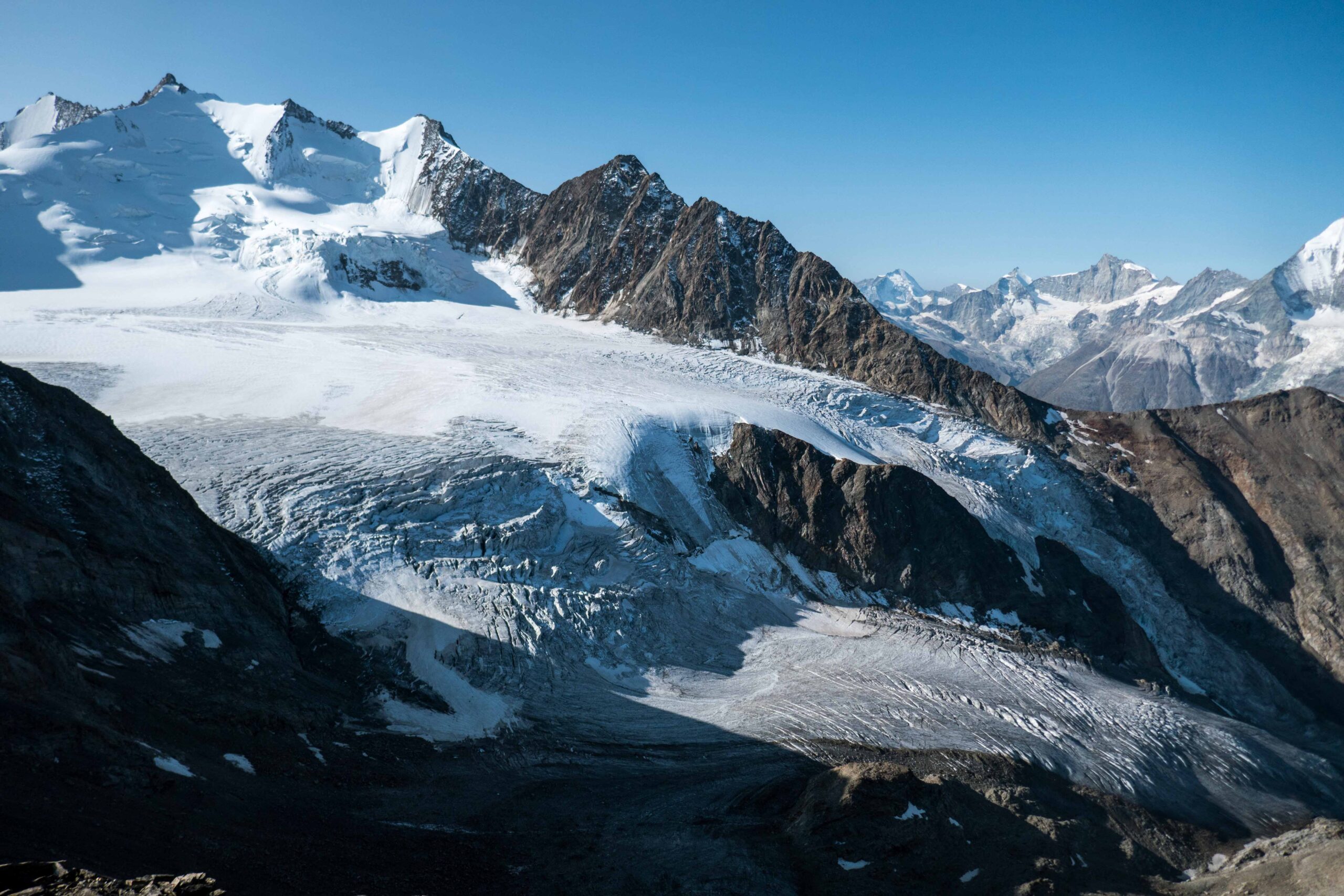 Uitzicht op de Riedgletscher vanaf de Gross Bigerhorn, september 2020.