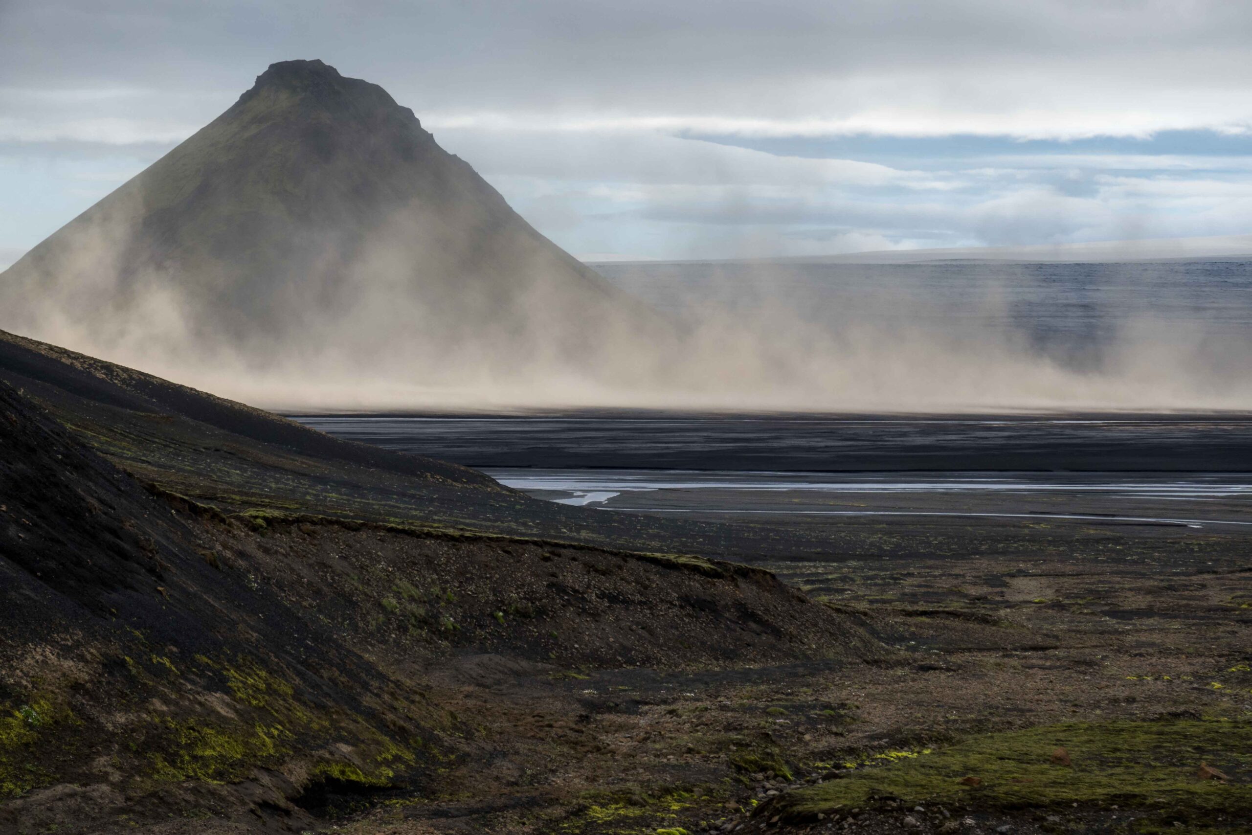 Zandstorm voor de Mýrdalsjökull, juli 2023.