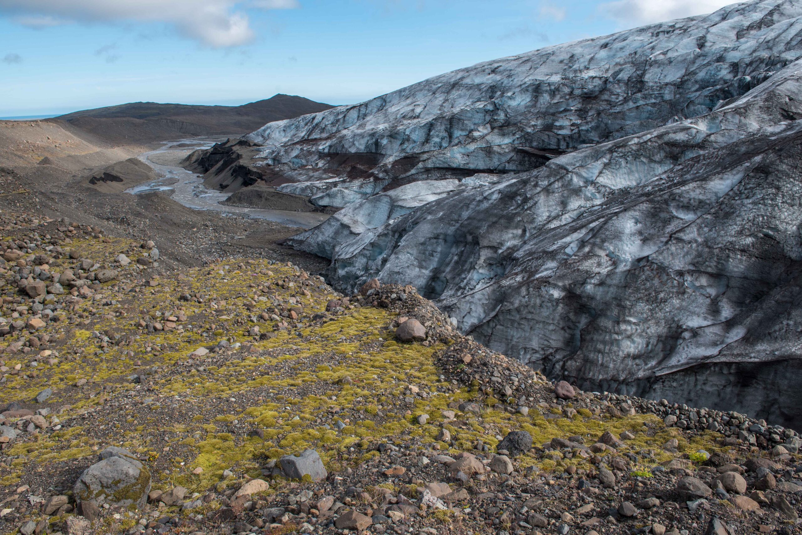 Noordkant van de tong van de Hrútárjökull met nieuwe morene uit de jaren 2016-2019.