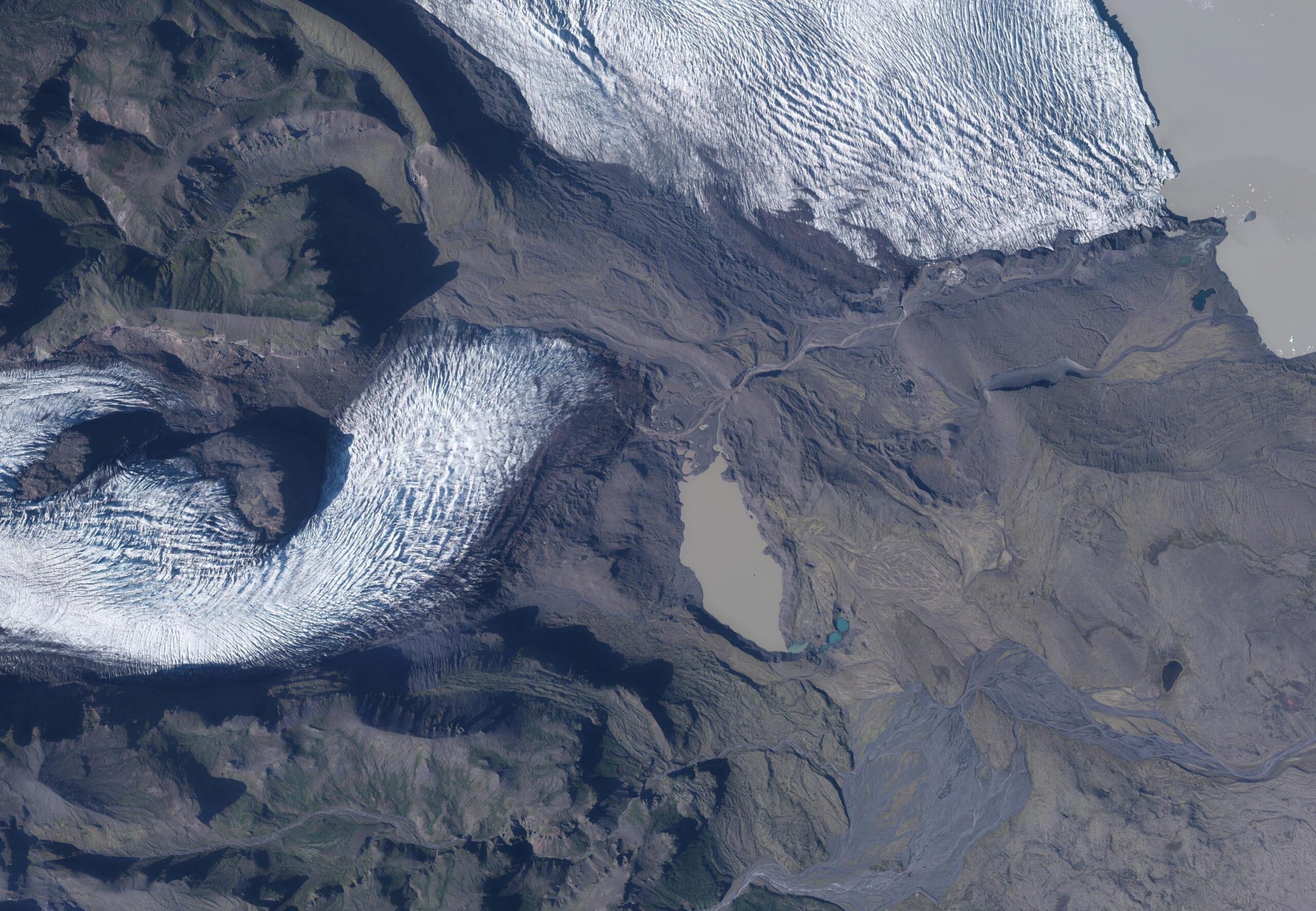 Luchtfoto van de Hrútárjökull en Fjallsjökull in 2021.