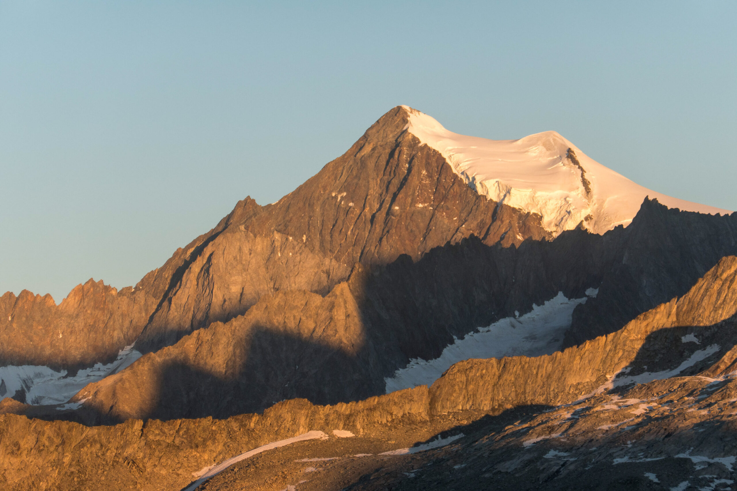 De Aletschhorn bij zonsopkomst.