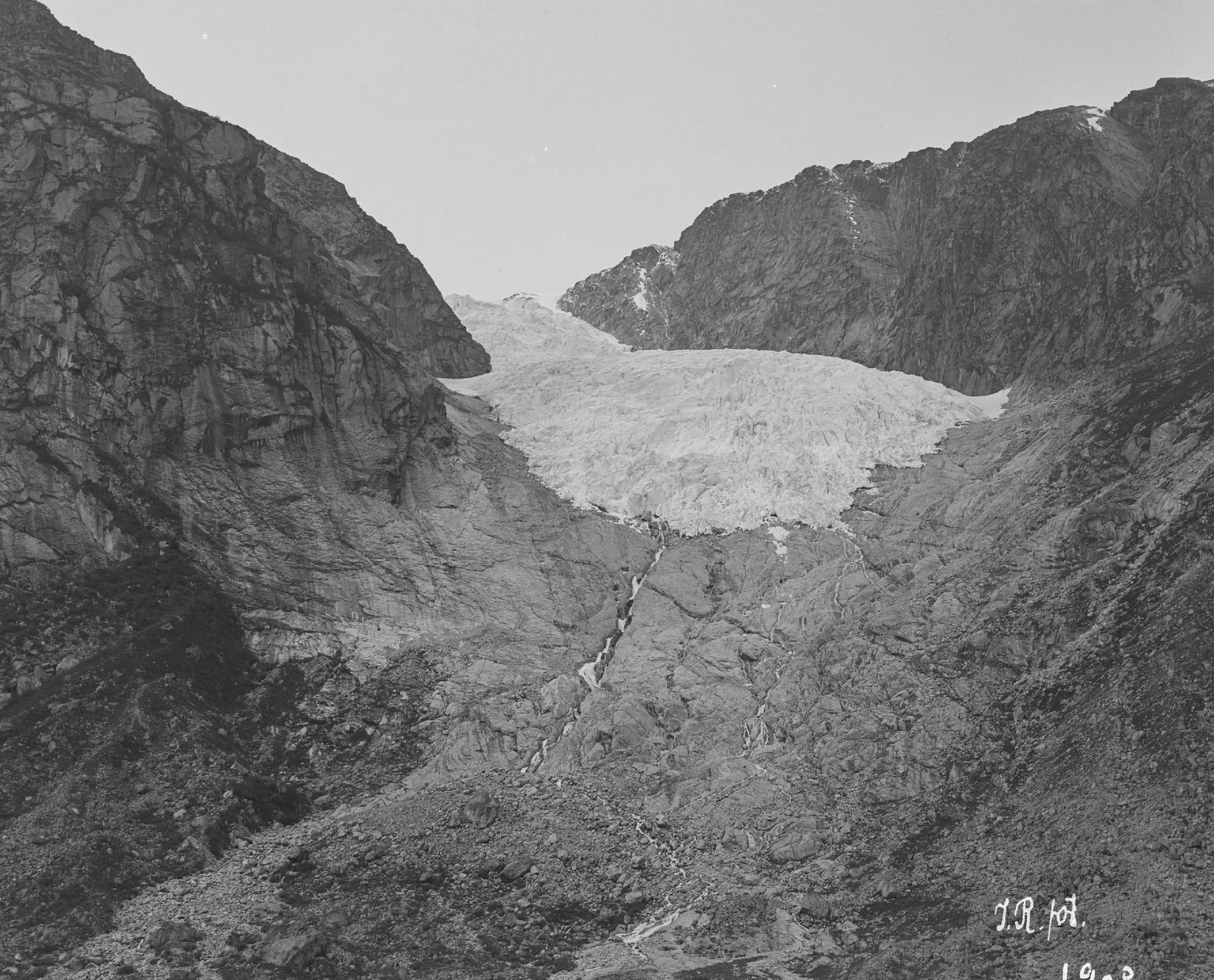 Tuftebreen in 1903. Fotograaf: John Bernhard Rekstad, collectie Universiteitsbibliotheek Bergen foto ubb-jr-128-001.