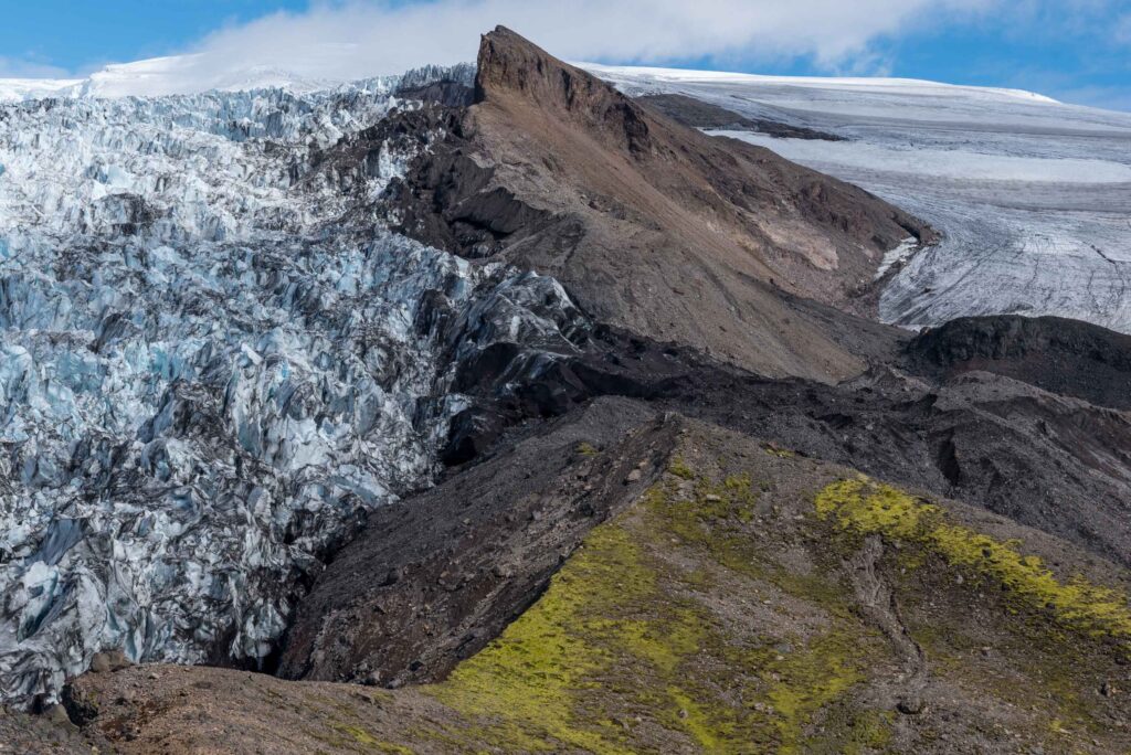 Falljökull breaches the ridge at a height of 800 m, August 2023.