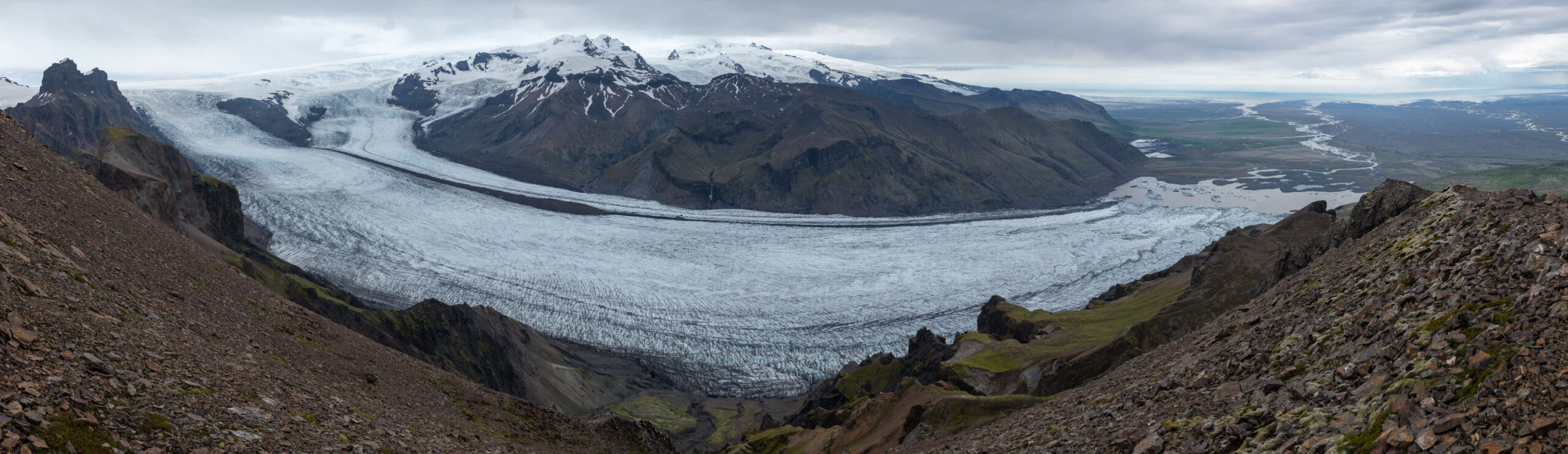 Panoramafoto vanaf de Kristínartindar, juni 2023.