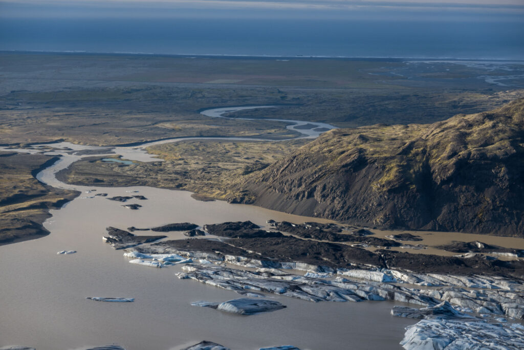 Het smeltwater van de Heinabergsjökull stroomt tegenwoordig naar het zuiden.