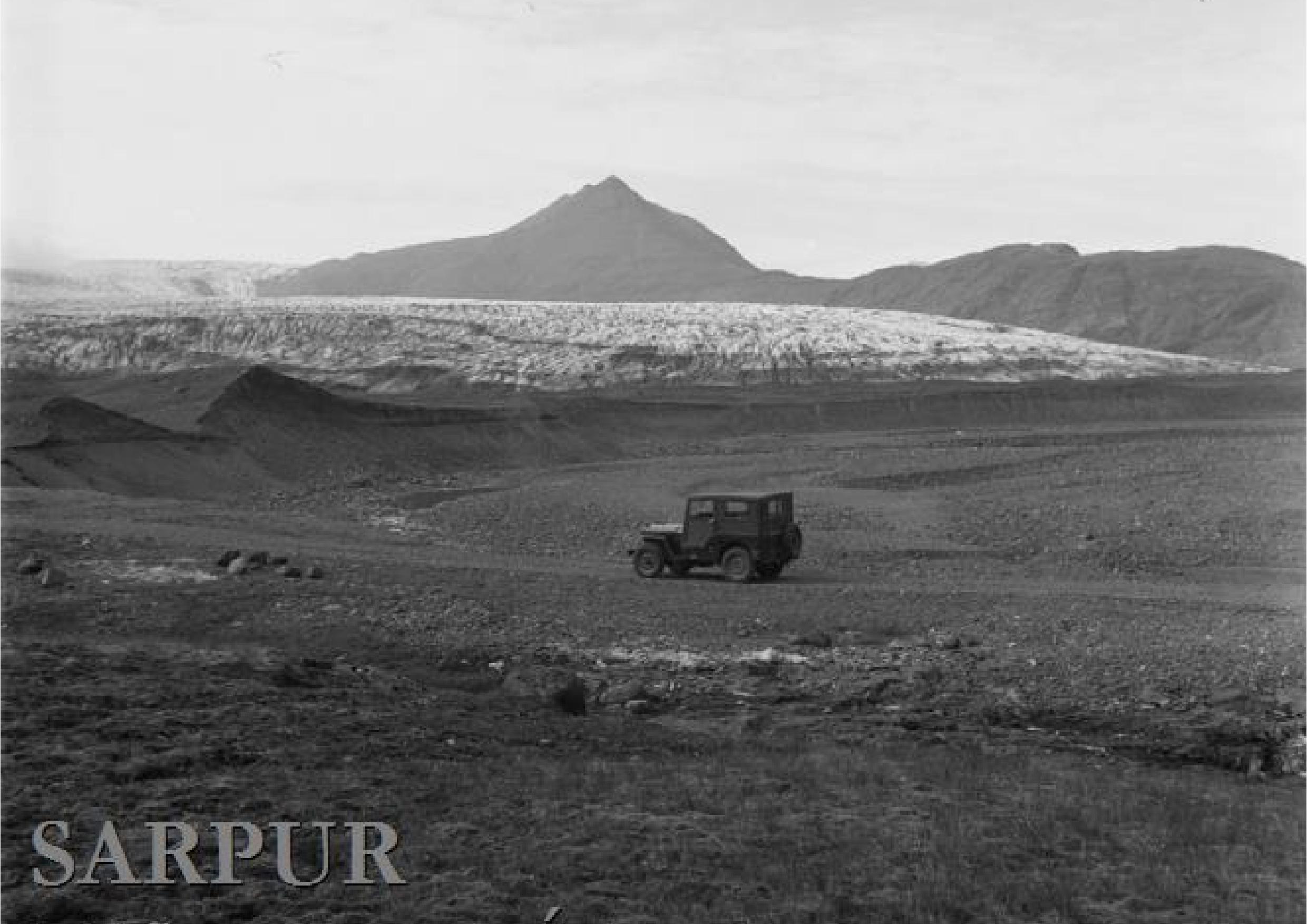 Skálafellsjökull in 1955-1965. Photographer: Þorsteinn Jósepsson, Þjóðminjasafni Íslands nr. ÞJ_ASkf-260 (via sarpur.is).