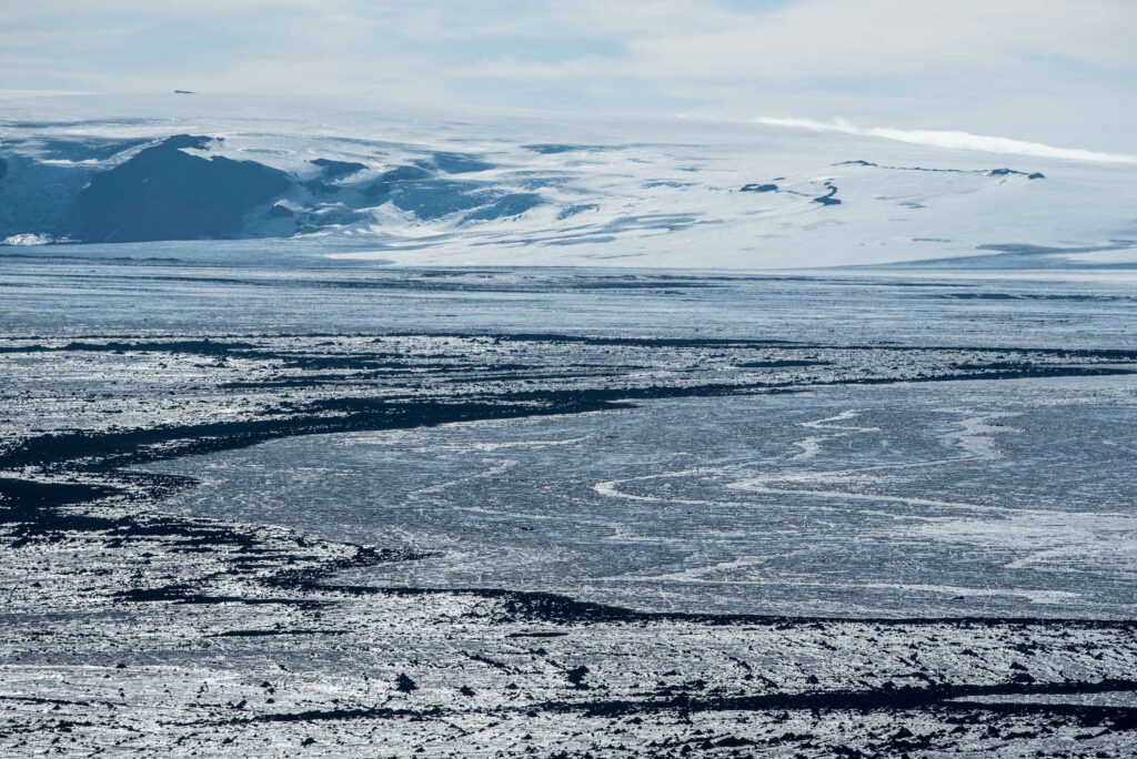 De vlakke tong van de Dyngjujökull, augustus 2023.