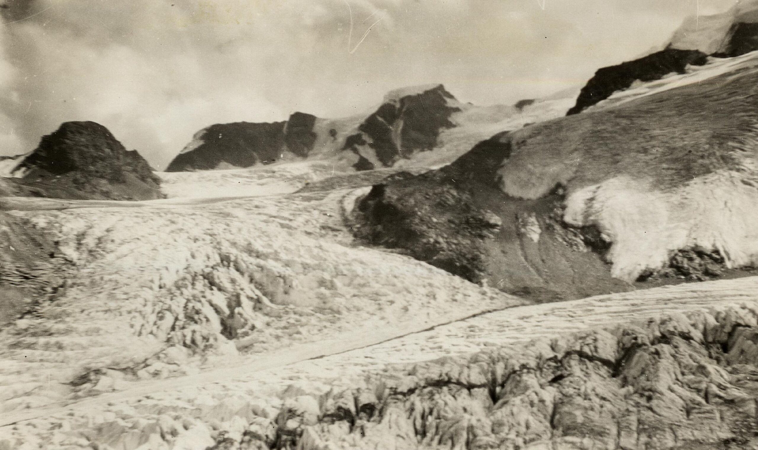 Morteratschgletscher in 1922. Bron: Library Zürich, photo Hs_1458-GK-B094-1922-0001.