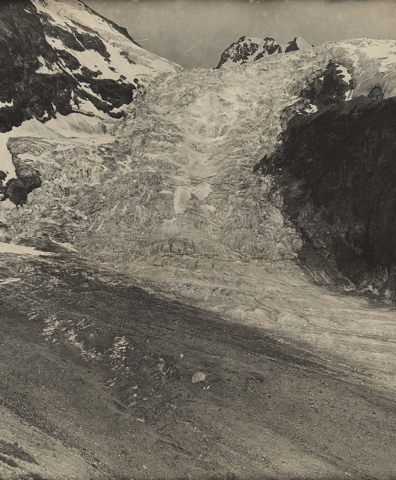 Icefall of Bas Glacier d'Arolla in 1902. Photographer: Harry Fielding Reid, Library ETH Zürich, photo hs_1458-gk-b027-1902-0001.