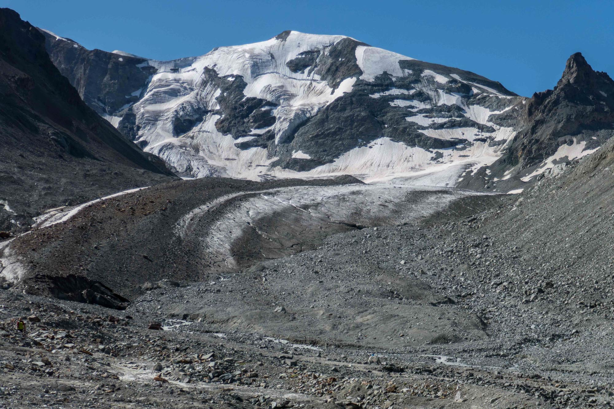 Mont Brulé with Haut Glacier d'Arolla.