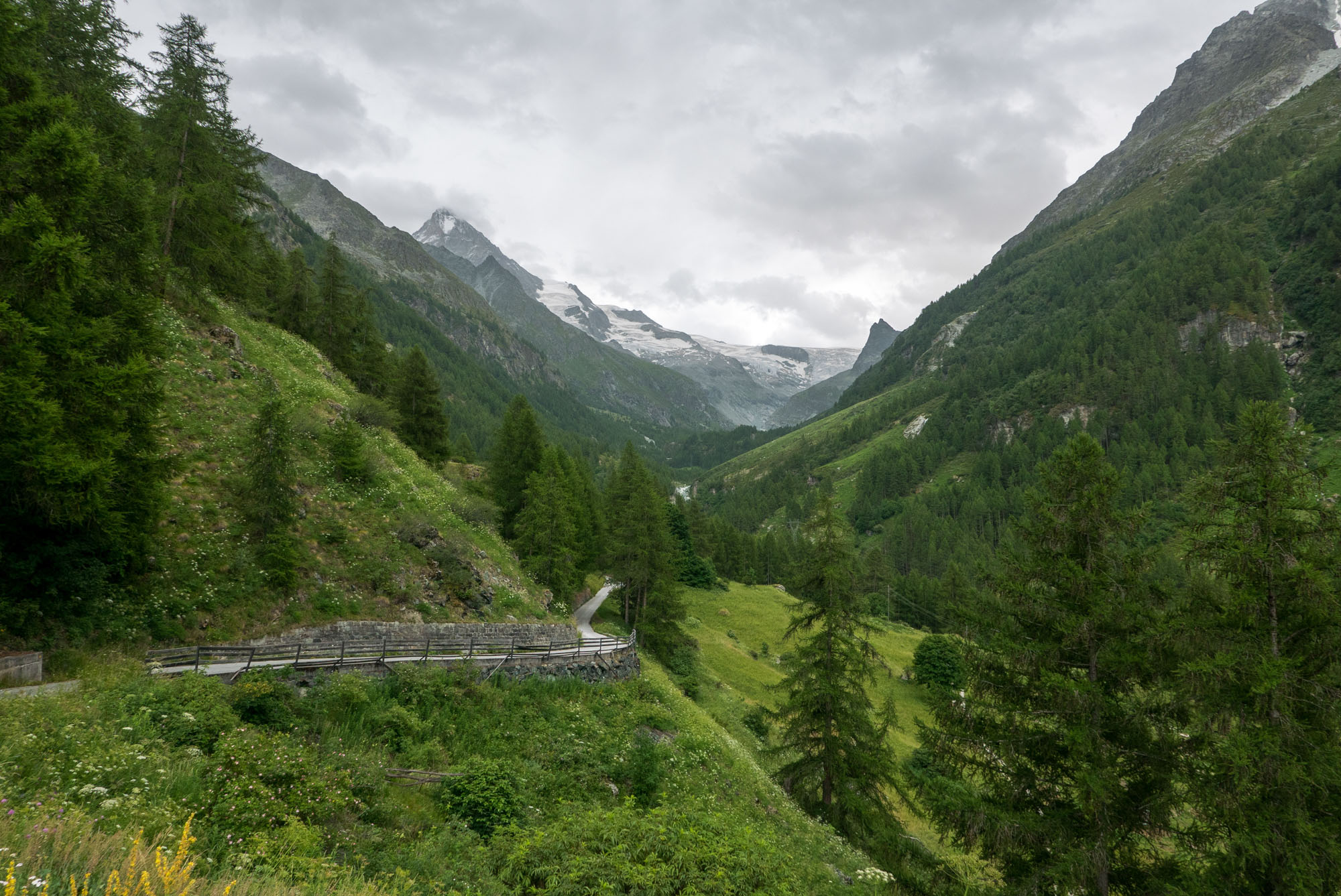 Road into Ferpècle valley.