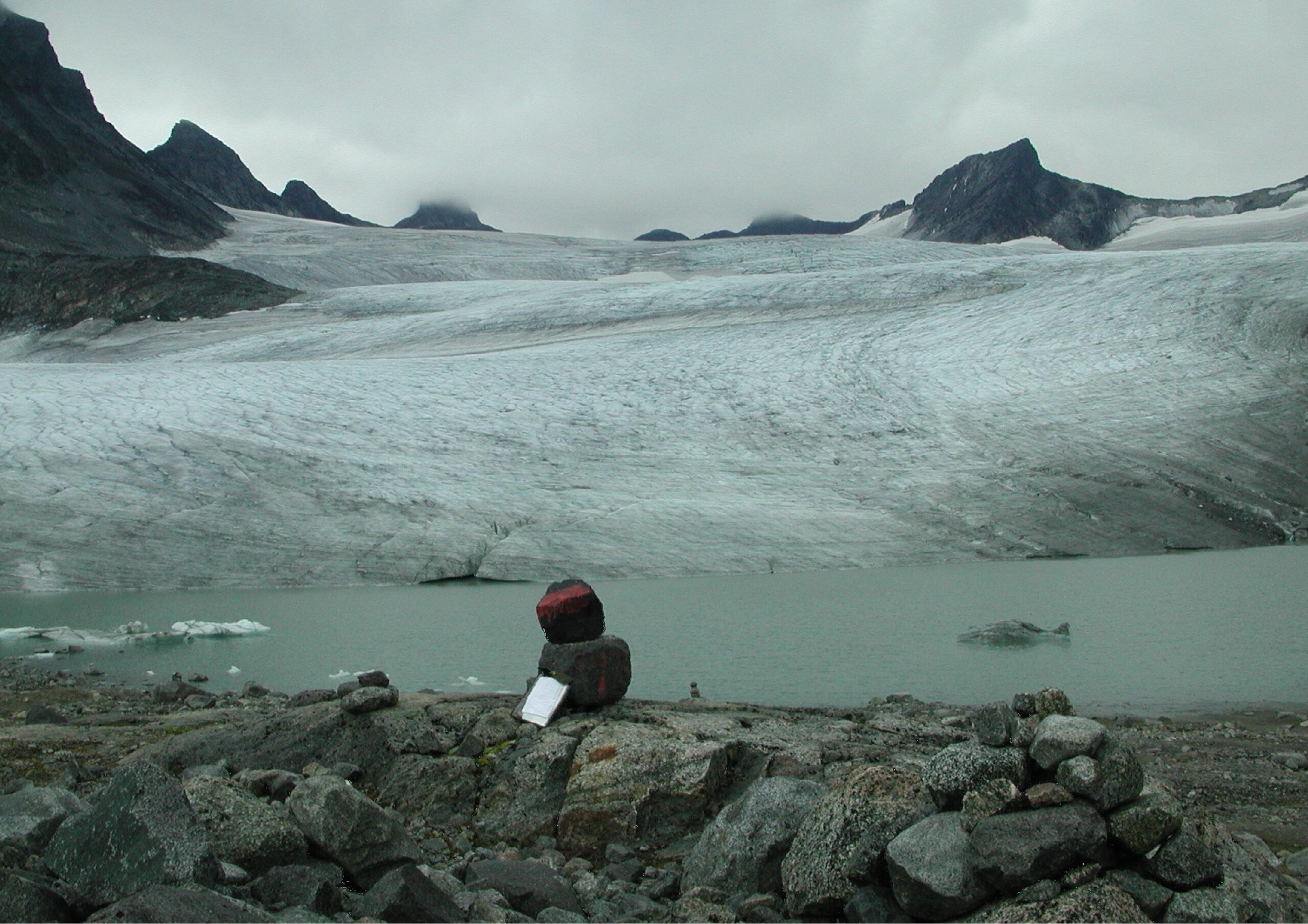 Leirbreen in 2003 by Miriam Jackson. Source: NVE Fotostrøm.