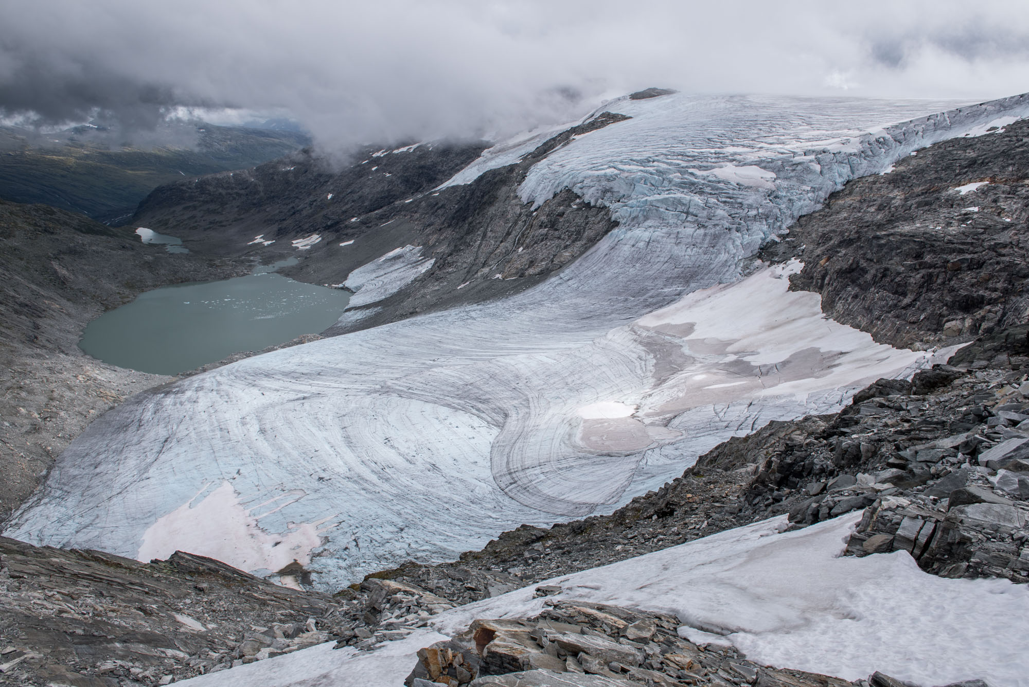 Leirbotnbreen is a northern outlet of the plateau glacier which snout melts rapidly.