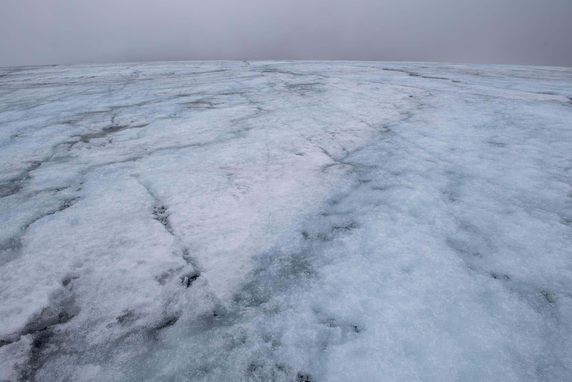 No snow at the top of the plateau glacier, August 2024.