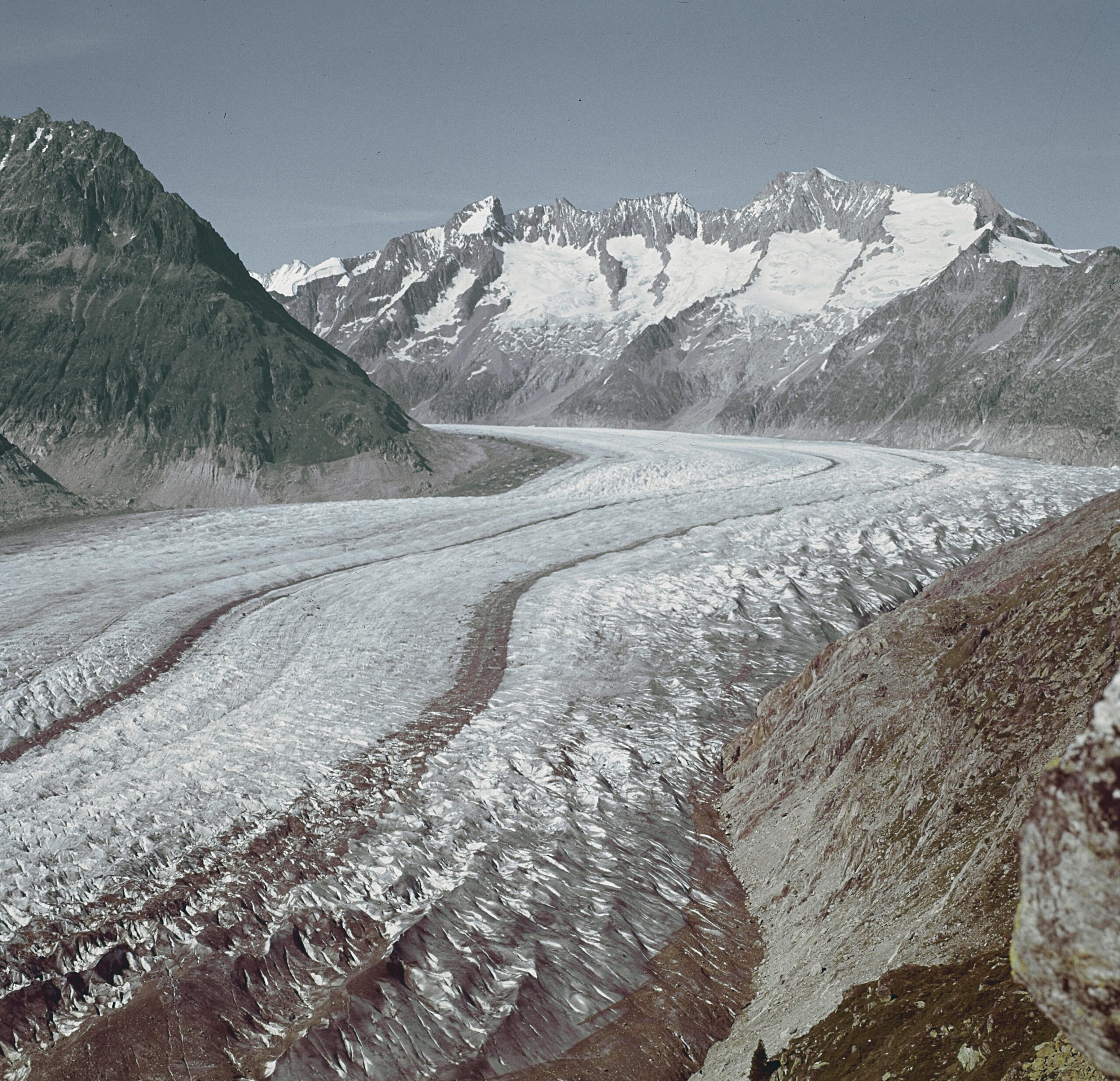 Aletsch Glacier in 1965. Source: Library ETH Zürich photo Hs_1458-GK-B005-1965-0250.