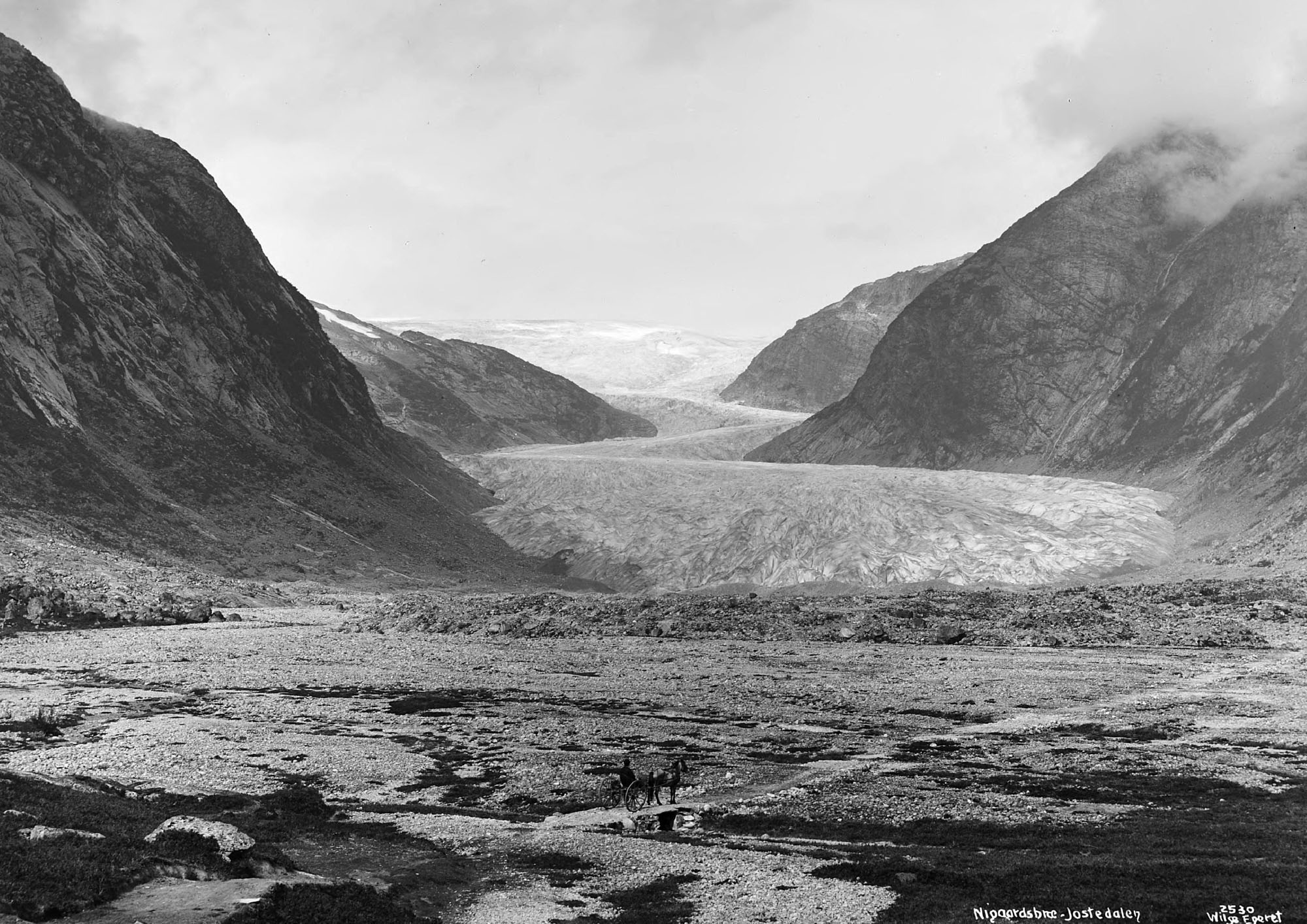 Nigardsbreen in 1880-1890 by Axel Lindahl, Nasjonalbiblioteket URN_NBN_no-nb_foto_NF_WL_02530.