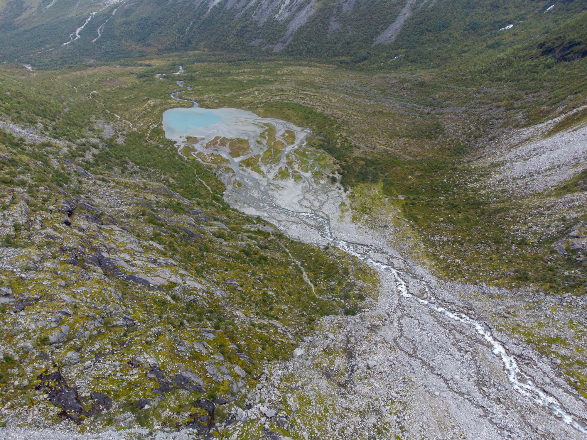 Het Sætrevatnet met delta (dronefoto).