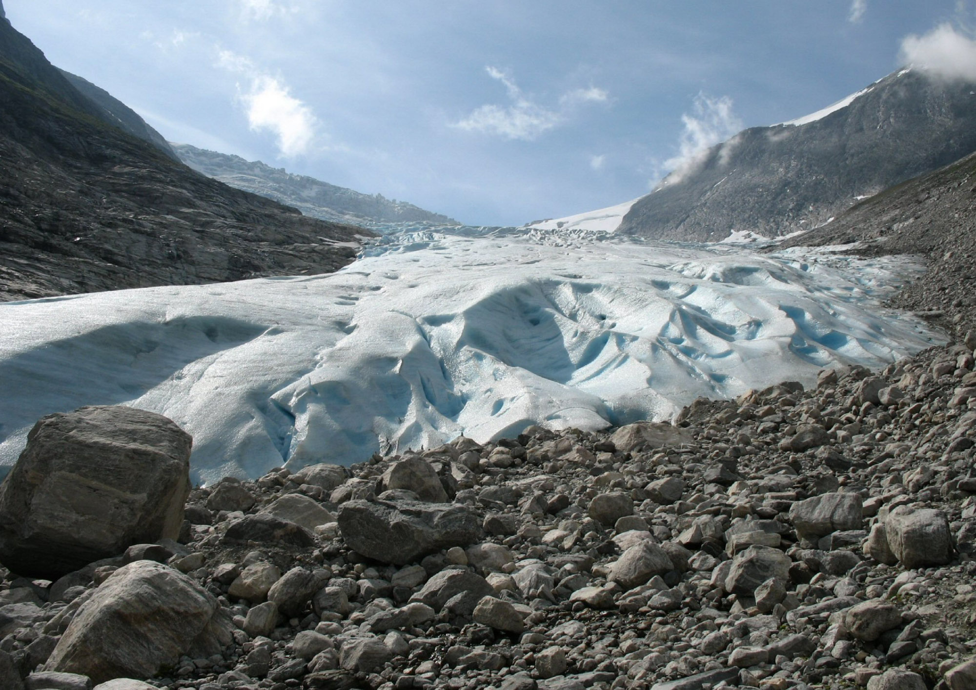 Bødalsbreen in 2006 by Buro Scandinavia via Flickr.