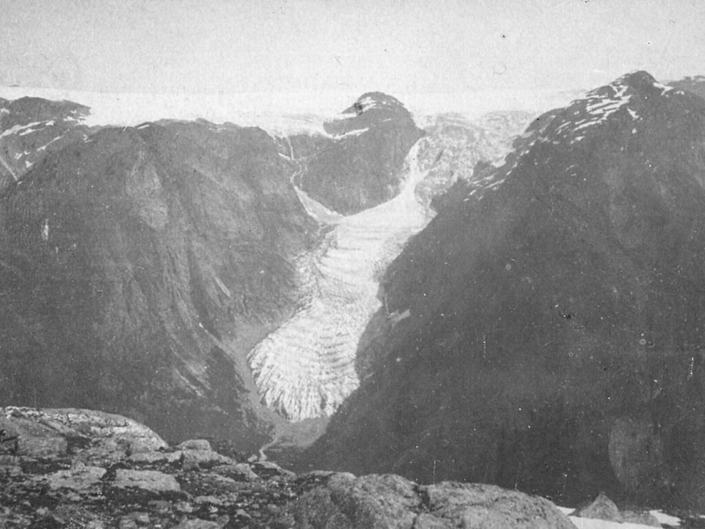 Brenndalsbreen connected to Jostedalsbreen, circa 1880-1920. Source: M. Ebeling, Geological Survey of Norway (NGU) photo archive item 001688.