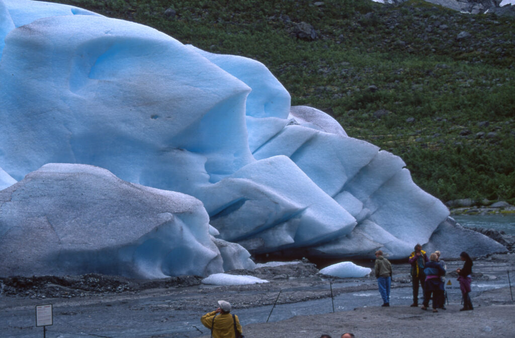 Briksdalsbreen in 1997, after its spectacular advance. Source: Harald Sveian, Norges Geologisk Undersøkelse Fotoarkiv NGU040012.