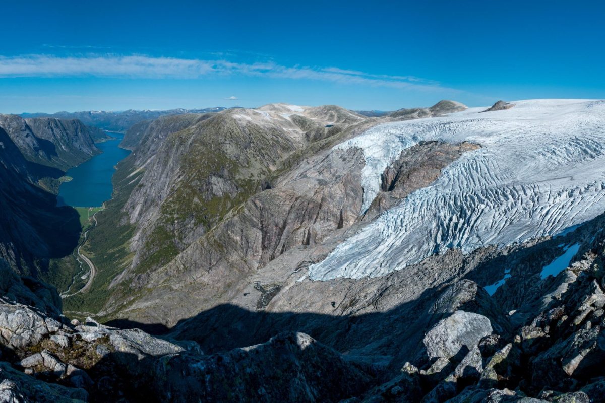 De Lundabreen boven het Kjøsnesfjorden, augustus 2021.