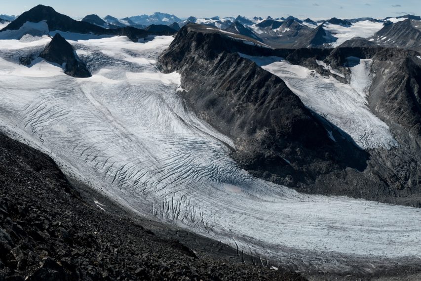 Op de hogere delen van de Hellstugubrean ligt nauwelijks sneeuw, augustus 2021.