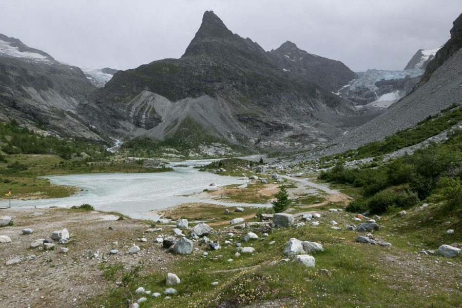 Ferpècle (left) and Mont Miné glaciers used to rejoin in front of Mont Miné, the pinnacle in the middle.