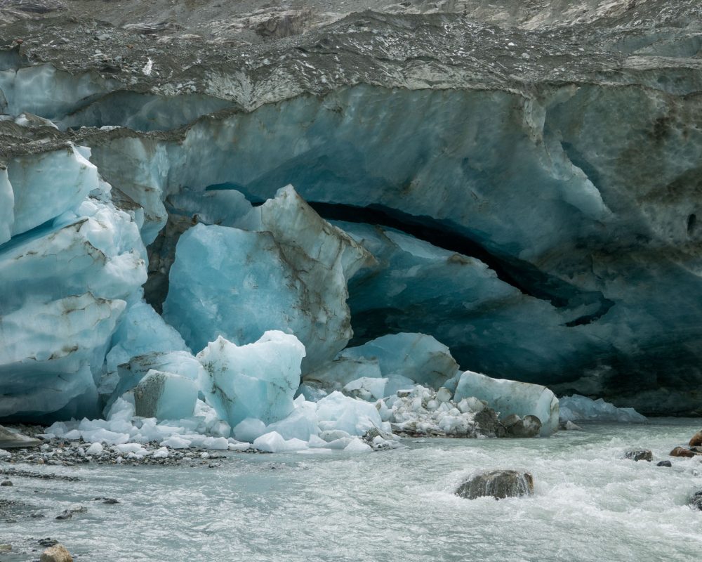 Smeltwatergrot van de Glacier de Ferpècle, juni 2022.