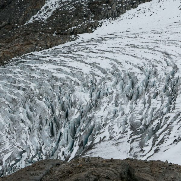 Crevassen in de tong van de Gauligletscher, oktober 2022.