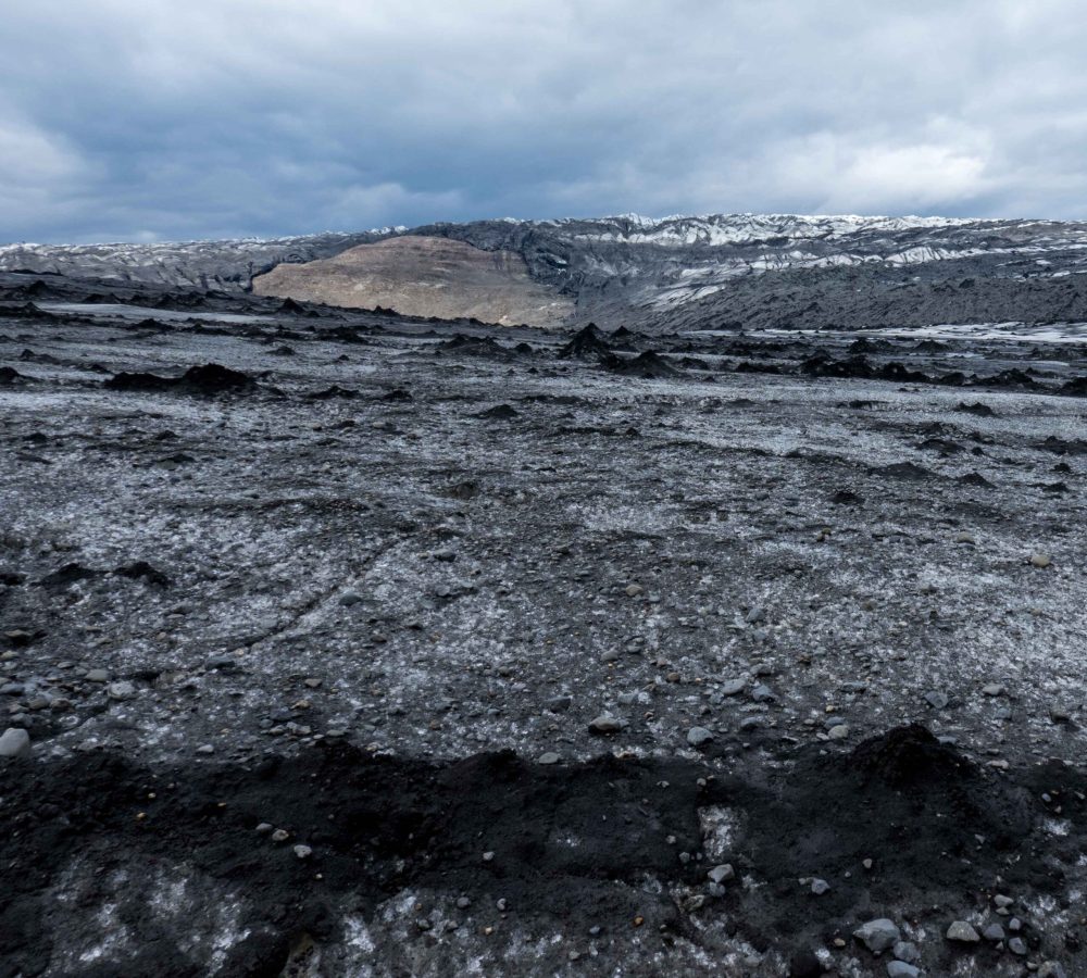 A fell is melting out of Skeiðarárjökull, June 2023.