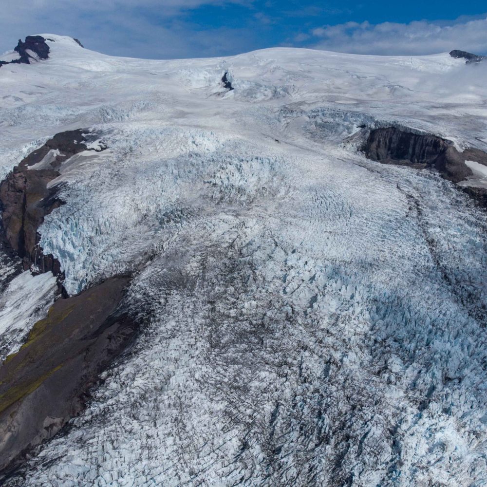 Öræfajökull vanaf de Falljökull. Linksboven de Hvannadalshnúkur.