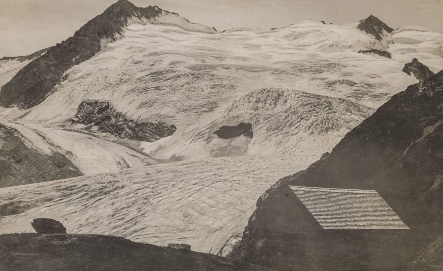 De Gaulihütte boven de Gauligletscher in 1921. Bron: ETH Zurich, foto Ans_13921.