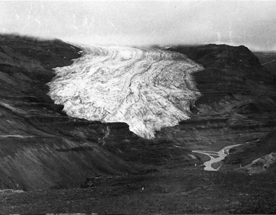 De Axarfellsjökull in 1935-1938. Fotograaf: Sigurður Þórarinsson, Jöklarannsóknafélag Íslands.