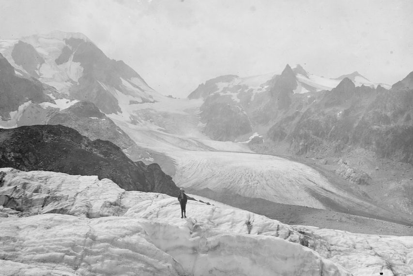 Bestijgen van de Steingletscher met de Steilimigletscher op de achtergrond, 1904. Fotograaf: Leo Wehri, collectie Bibliotheek UTH Zürich Dia_247-00584.