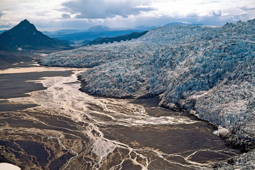 Eystri-Hagafellsjökull surges into Jarlhettukvísl valley in 1999. Photographer: Helgi Björnsson, Glaciers of iceland 2017 p.296.