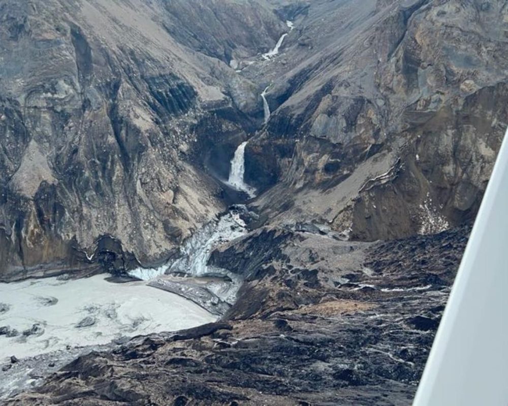 Route van de jökulhlaup bij de met stenen bedekte Sandfellsjökull. Fotograaf: Matthías Sveinbjörnsson.